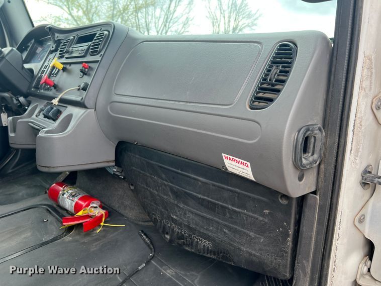 image for item MS9018 2007 Freightliner Business Class M2  semi truck