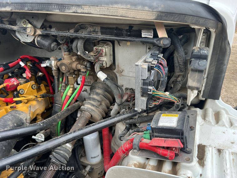 image for item MS9018 2007 Freightliner Business Class M2  semi truck