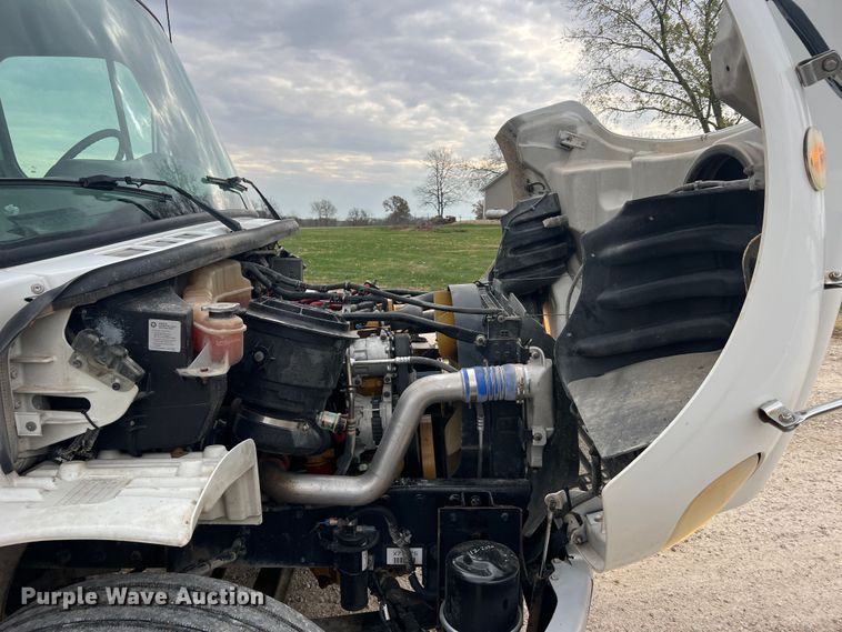 image for item MS9018 2007 Freightliner Business Class M2  semi truck