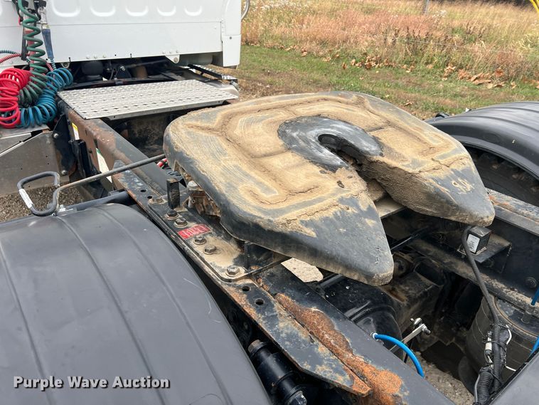 image for item MS9018 2007 Freightliner Business Class M2  semi truck