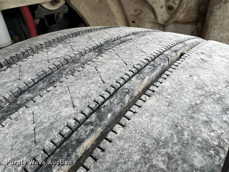 image for item MS9018 2007 Freightliner Business Class M2  semi truck