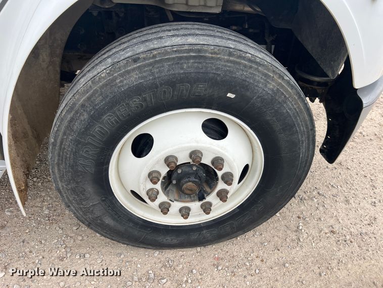 image for item MS9018 2007 Freightliner Business Class M2  semi truck