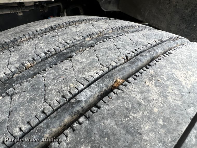 image for item MS9018 2007 Freightliner Business Class M2  semi truck