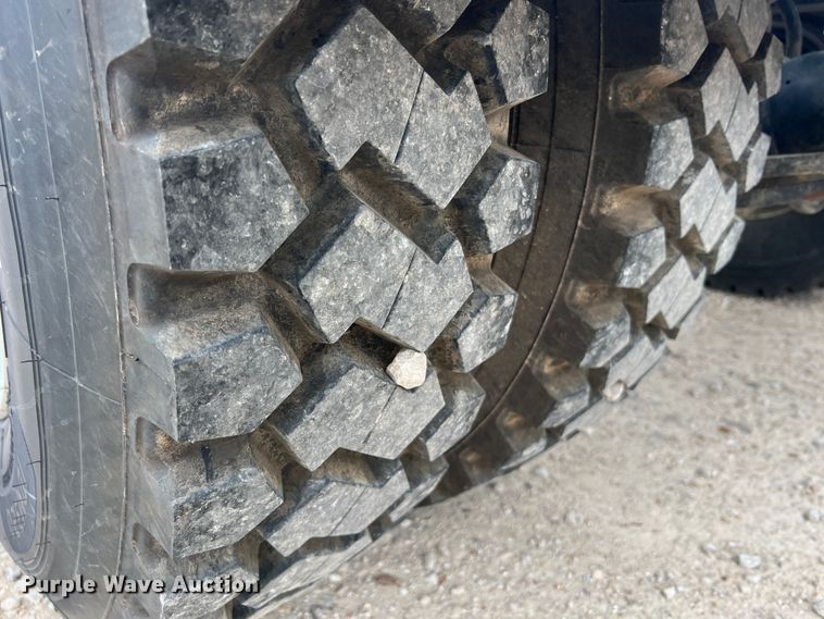 image for item MS9018 2007 Freightliner Business Class M2  semi truck