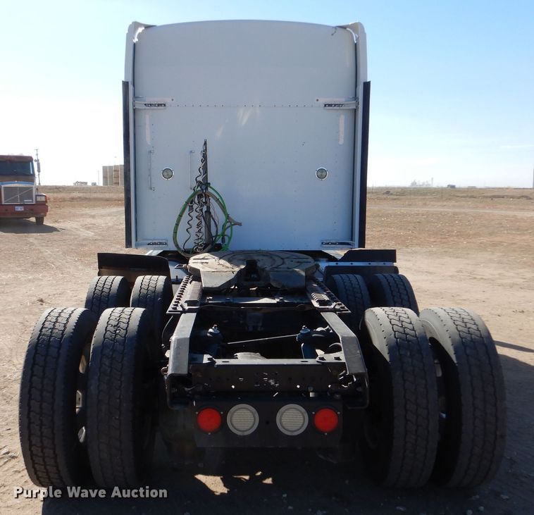 image for item MT9800 2012 Kenworth T660  semi truck