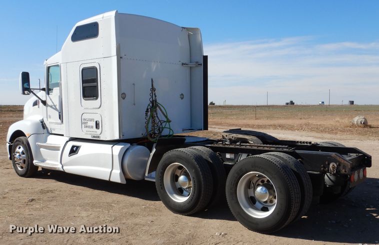 image for item MT9800 2012 Kenworth T660  semi truck