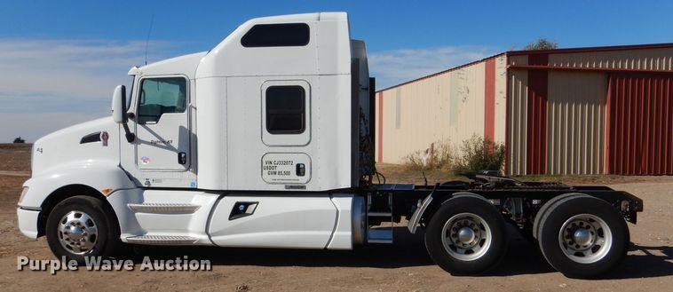 image for item MT9800 2012 Kenworth T660  semi truck