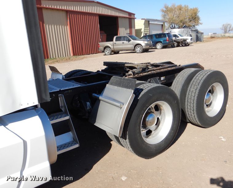 image for item MT9800 2012 Kenworth T660  semi truck