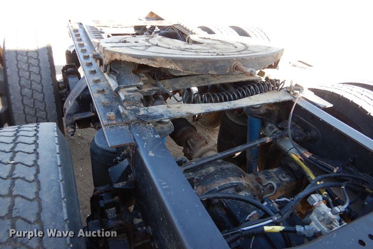 image for item MT9800 2012 Kenworth T660  semi truck