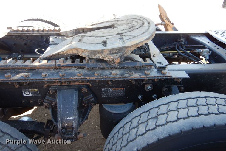 image for item MT9800 2012 Kenworth T660  semi truck