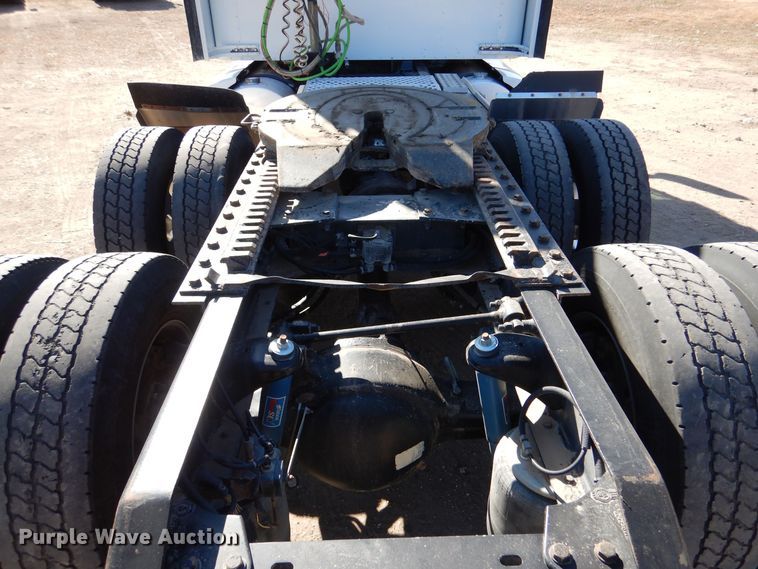 image for item MT9800 2012 Kenworth T660  semi truck