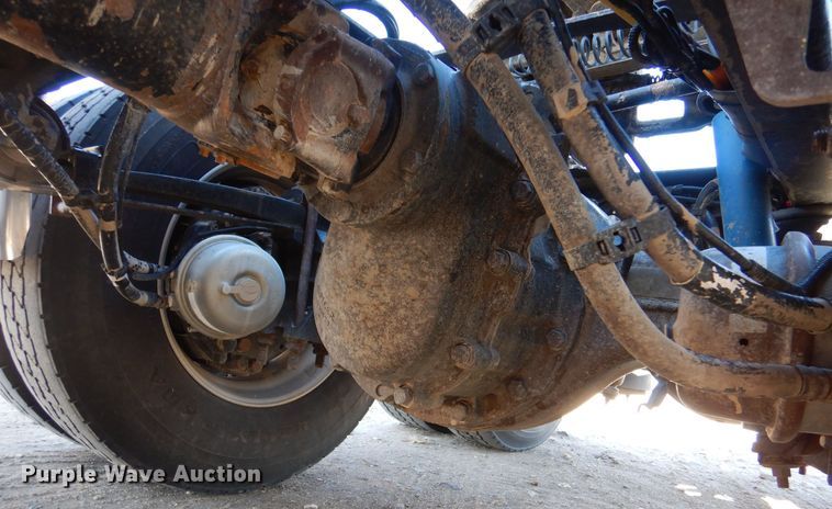 image for item MT9800 2012 Kenworth T660  semi truck