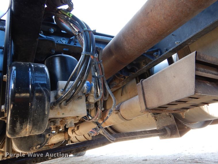 image for item MT9800 2012 Kenworth T660  semi truck