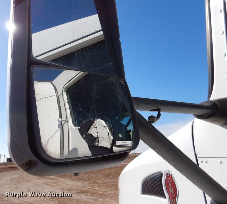 image for item MT9800 2012 Kenworth T660  semi truck