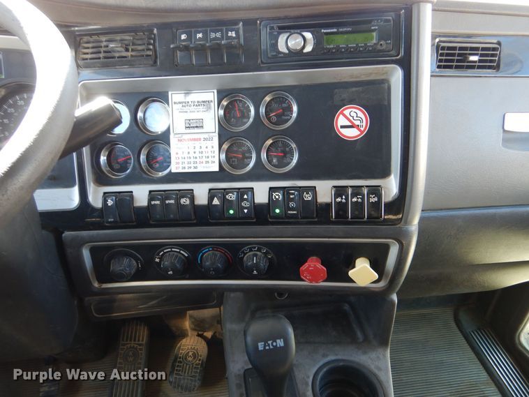 image for item MT9800 2012 Kenworth T660  semi truck