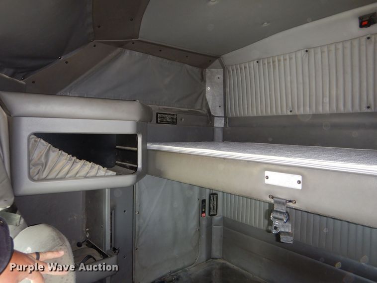 image for item MT9800 2012 Kenworth T660  semi truck