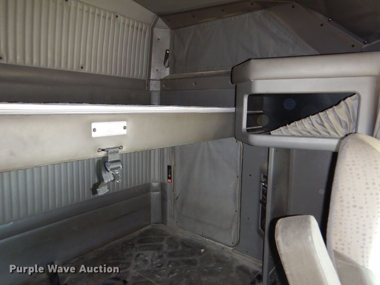 image for item MT9800 2012 Kenworth T660  semi truck