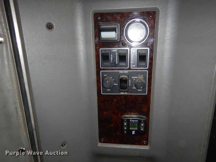 image for item MT9800 2012 Kenworth T660  semi truck