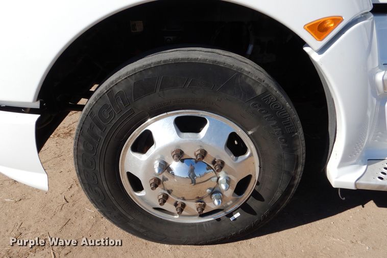 image for item MT9800 2012 Kenworth T660  semi truck