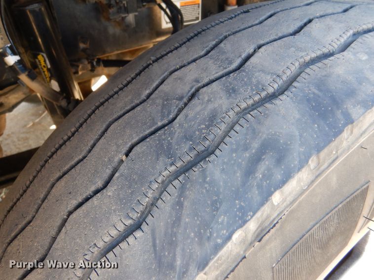 image for item MT9800 2012 Kenworth T660  semi truck