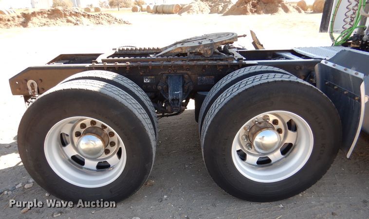 image for item MT9800 2012 Kenworth T660  semi truck