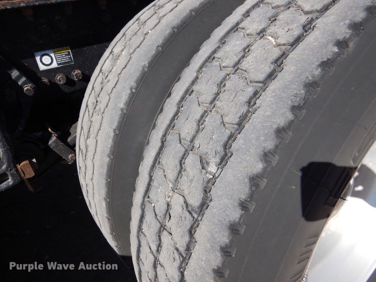 image for item MT9800 2012 Kenworth T660  semi truck