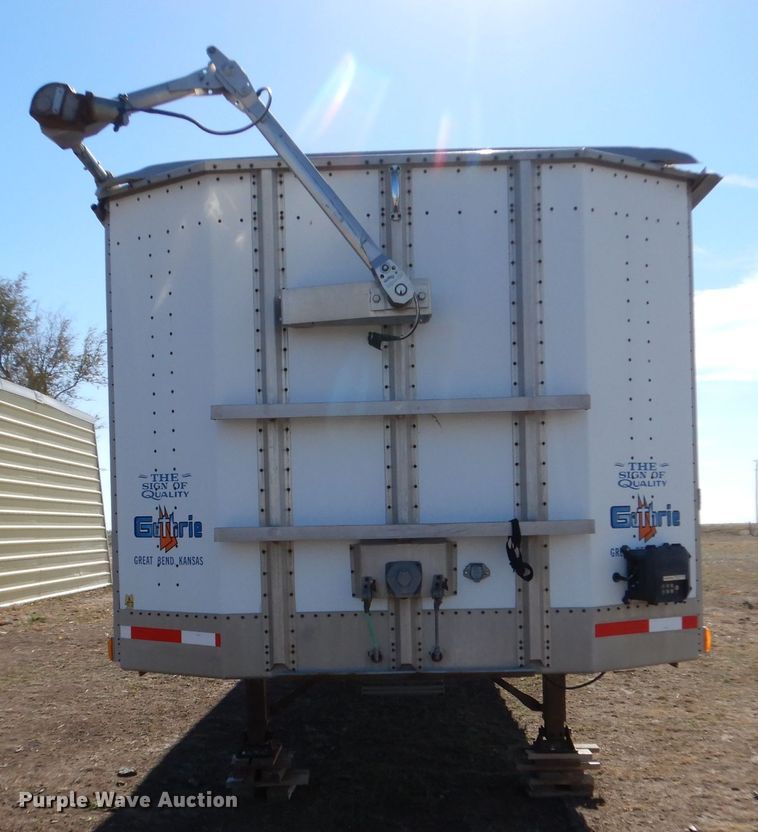 image for item MT9802 1990 Guthrie  grain trailer