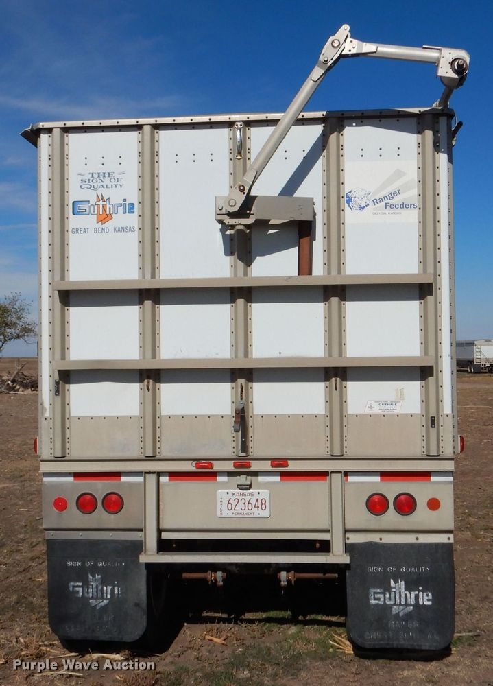 image for item MT9802 1990 Guthrie  grain trailer
