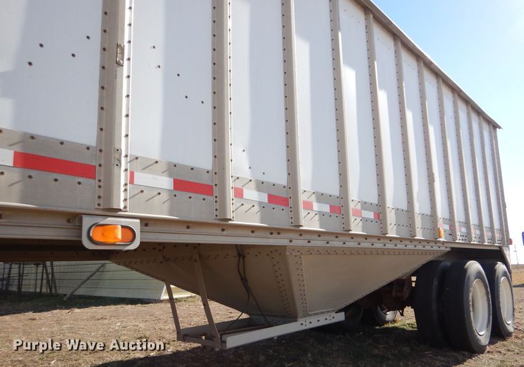 image for item MT9802 1990 Guthrie  grain trailer