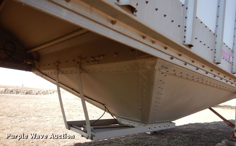 image for item MT9802 1990 Guthrie  grain trailer