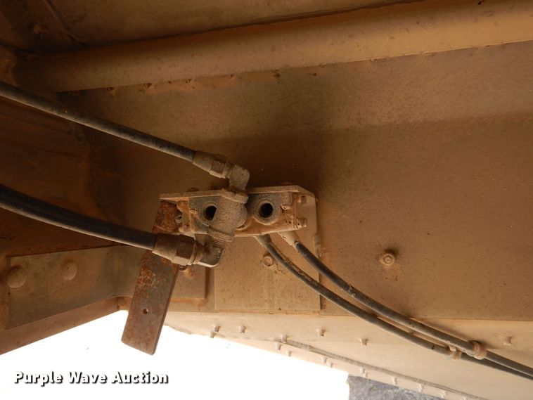 image for item MT9802 1990 Guthrie  grain trailer