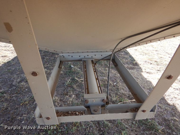 image for item MT9802 1990 Guthrie  grain trailer