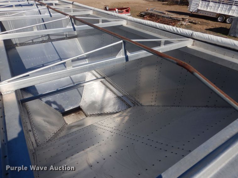 image for item MT9802 1990 Guthrie  grain trailer