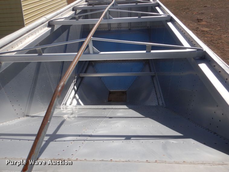 image for item MT9802 1990 Guthrie  grain trailer