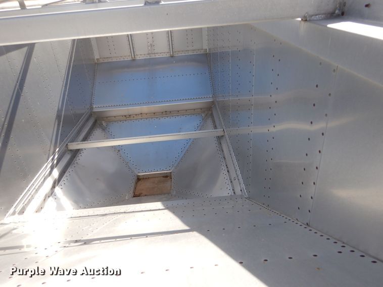 image for item MT9802 1990 Guthrie  grain trailer