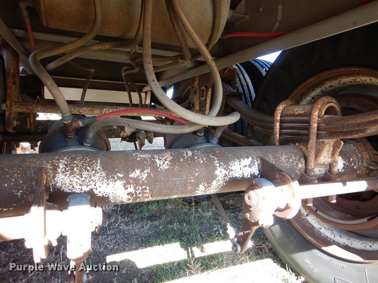 image for item MT9802 1990 Guthrie  grain trailer