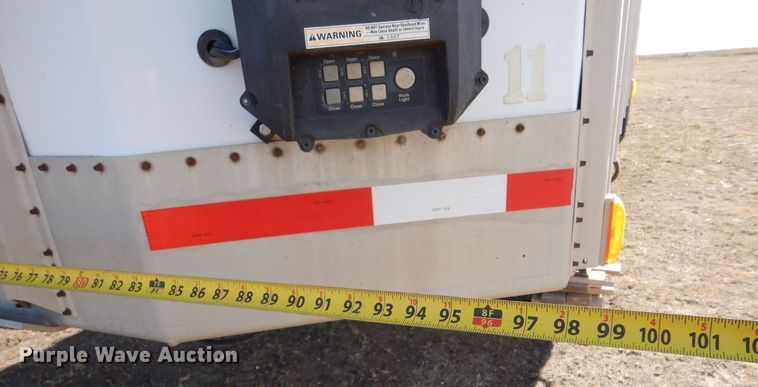 image for item MT9802 1990 Guthrie  grain trailer