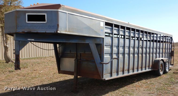 image for item MT9803 1991 Titan  livestock trailer