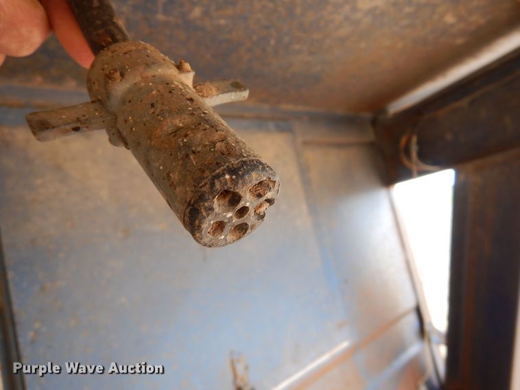 image for item MT9803 1991 Titan  livestock trailer