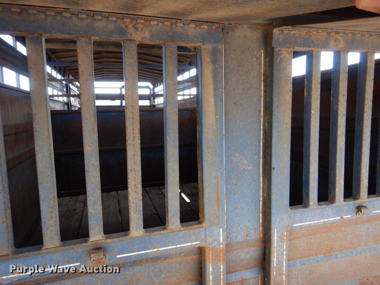 image for item MT9803 1991 Titan  livestock trailer