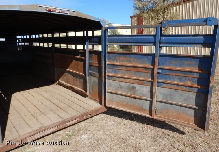 image for item MT9803 1991 Titan  livestock trailer