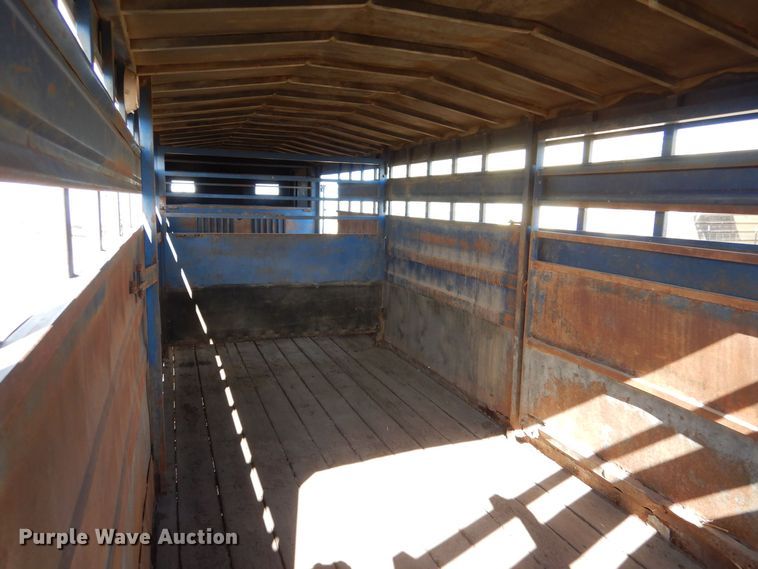image for item MT9803 1991 Titan  livestock trailer