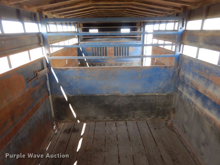 image for item MT9803 1991 Titan  livestock trailer