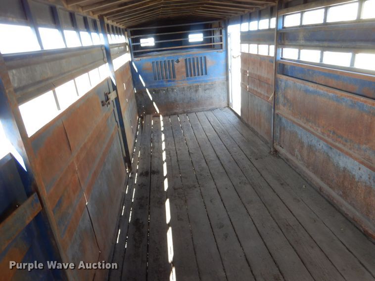 image for item MT9803 1991 Titan  livestock trailer