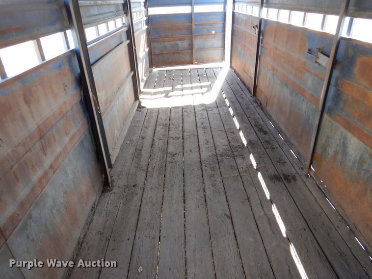 image for item MT9803 1991 Titan  livestock trailer