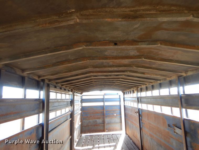 image for item MT9803 1991 Titan  livestock trailer
