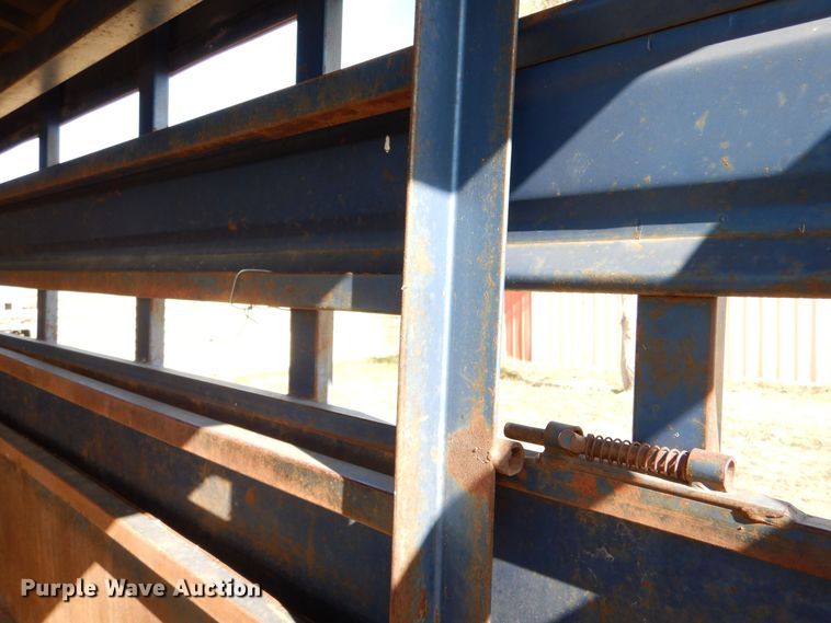 image for item MT9803 1991 Titan  livestock trailer