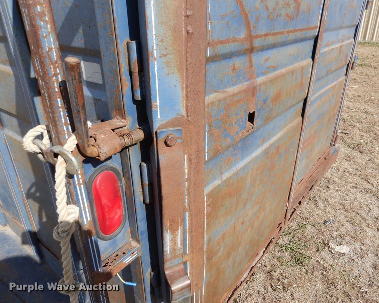 image for item MT9803 1991 Titan  livestock trailer