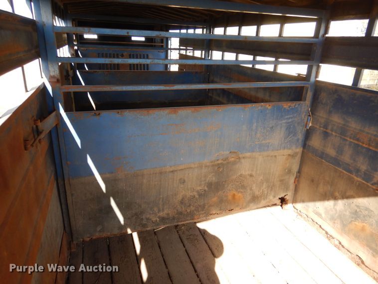 image for item MT9803 1991 Titan  livestock trailer