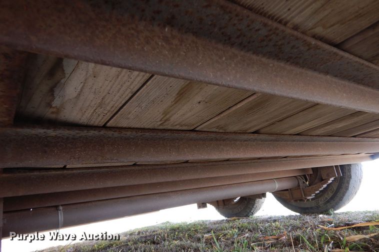 image for item MT9803 1991 Titan  livestock trailer